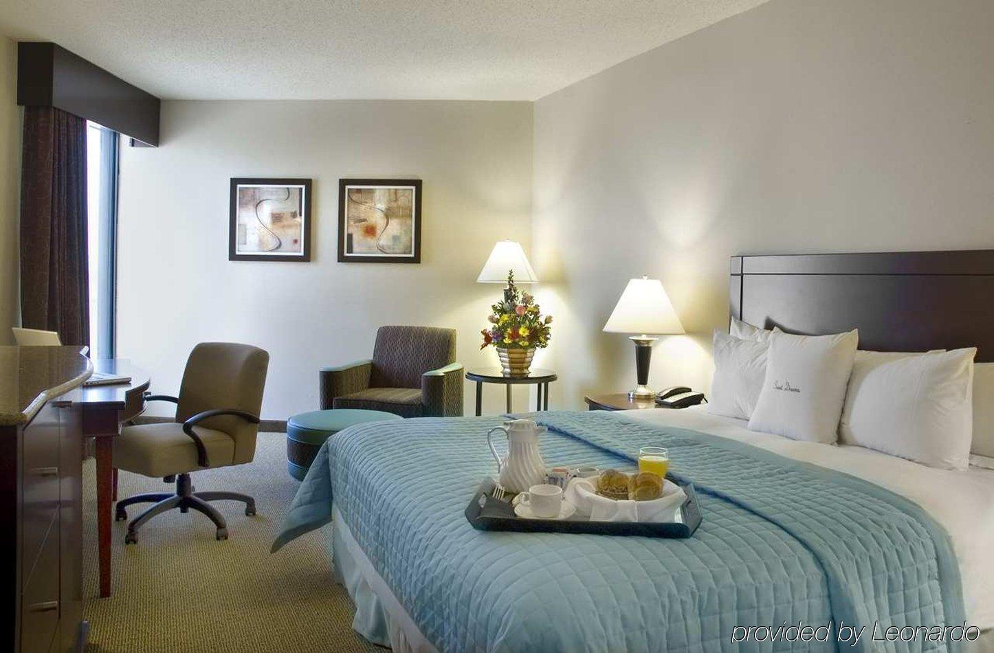 Doubletree By Hilton Houston Intercontinental Airport Hotel Bilik gambar